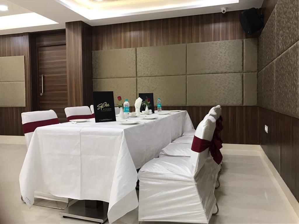 Genx Usha Kiran Agra Hotel Agra  Ngoại thất bức ảnh