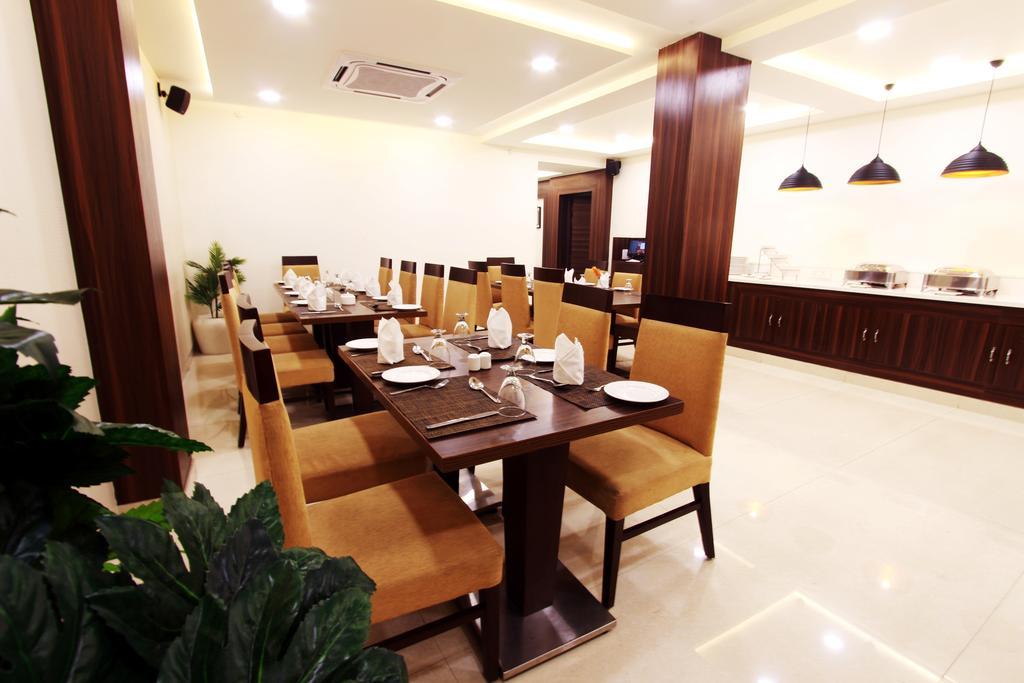 Genx Usha Kiran Agra Hotel Agra  Ngoại thất bức ảnh