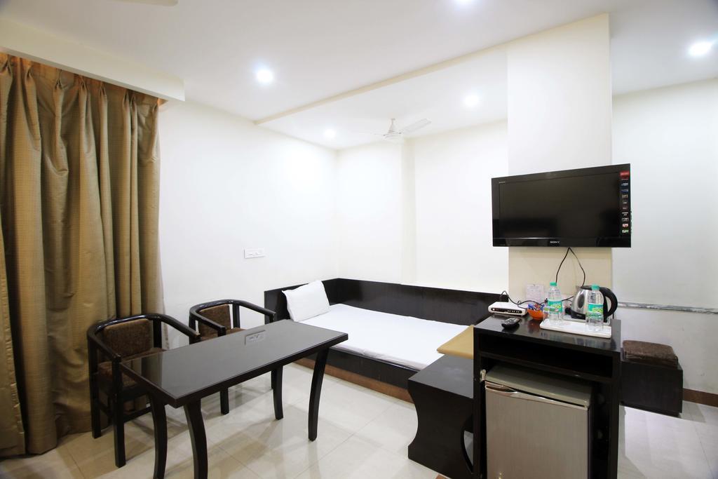 Genx Usha Kiran Agra Hotel Agra  Ngoại thất bức ảnh