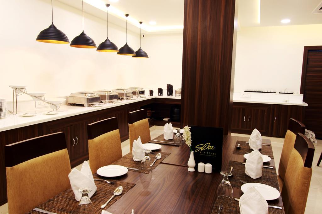 Genx Usha Kiran Agra Hotel Agra  Ngoại thất bức ảnh