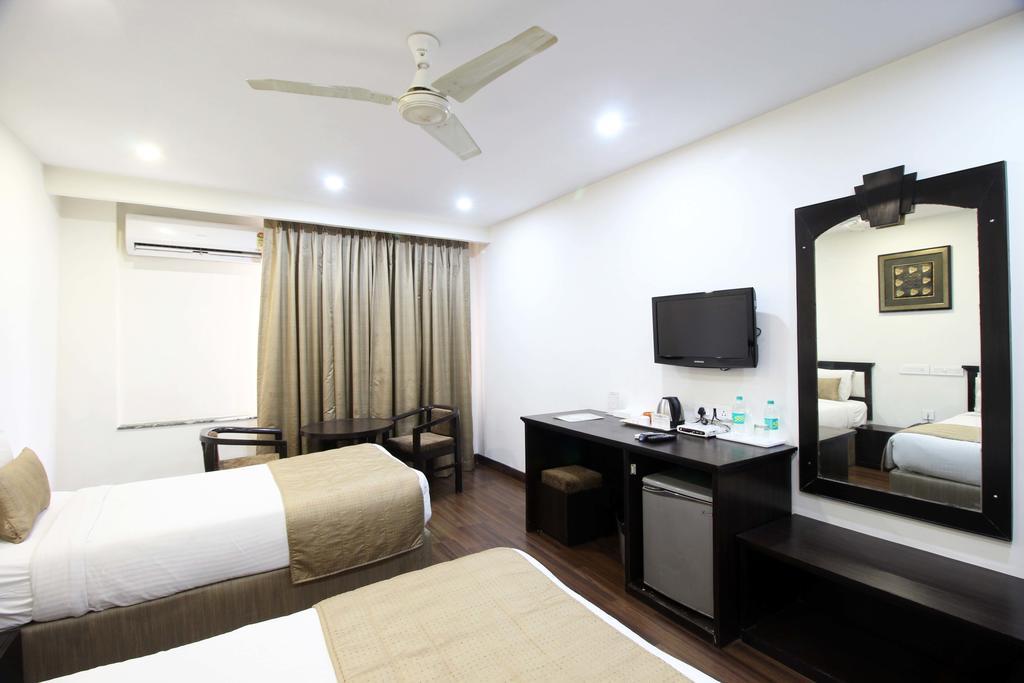 Genx Usha Kiran Agra Hotel Agra  Ngoại thất bức ảnh