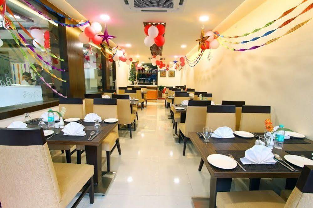 Genx Usha Kiran Agra Hotel Agra  Ngoại thất bức ảnh