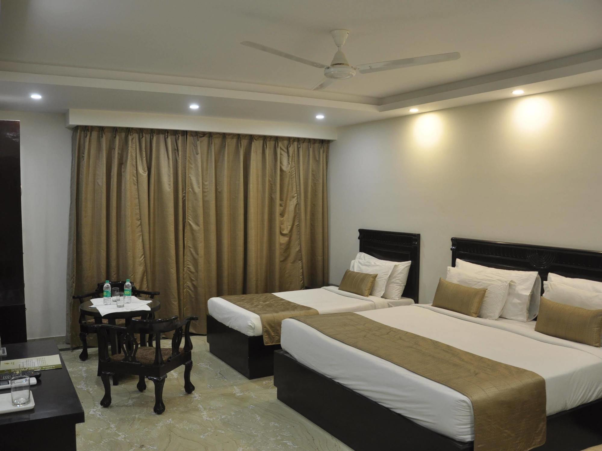 Genx Usha Kiran Agra Hotel Agra  Ngoại thất bức ảnh