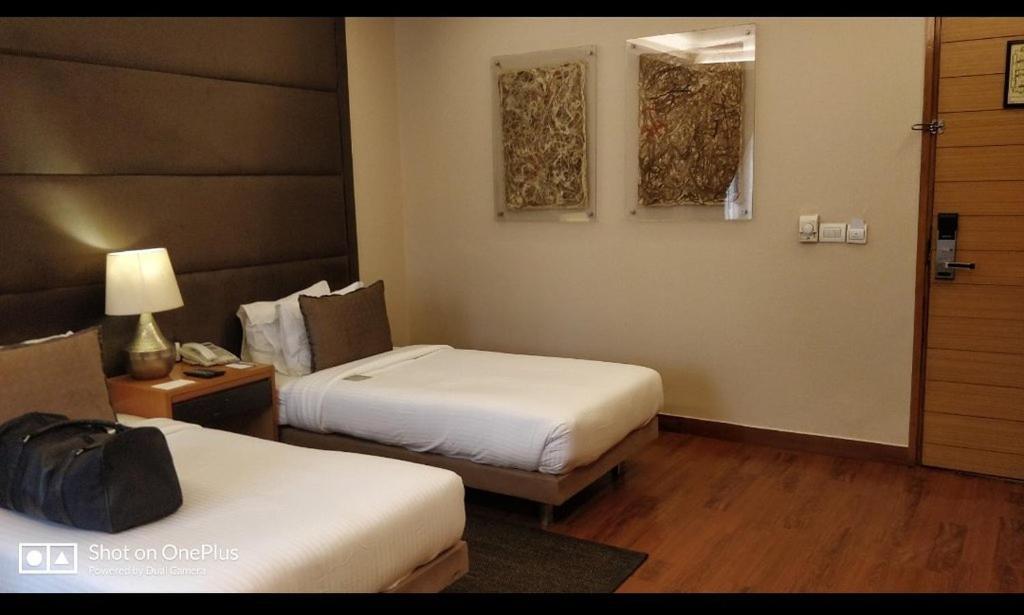 Genx Usha Kiran Agra Hotel Agra  Ngoại thất bức ảnh
